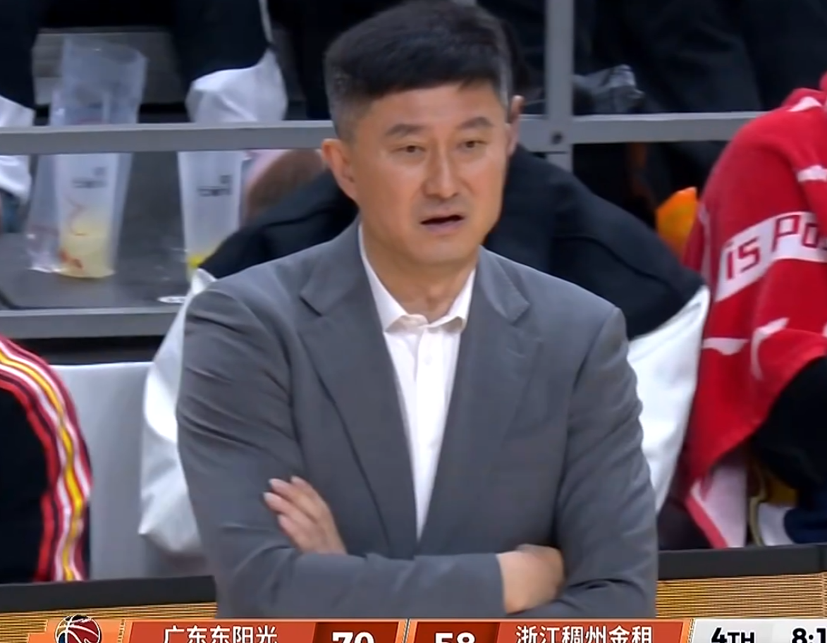 皇冠体育官方入口-广东3消息！杜锋合同今夏到期，徐昕或赴美无缘回归，朱总新动作